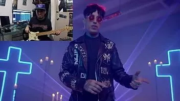 Reproduzir Caindo ao contrário - "d." / (contrabaixo)