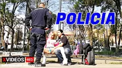 再生 撮影中に捕まり、メキシコ人ポリシアのペニスを犯さなければならなかった！