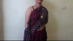 play Desi Indian Bhabhiの汚いヒンディー語のオーディオ吸盤編集